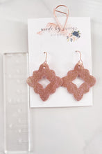 Load image into Gallery viewer, Leather - Rose Gold Shimmer - Scalloped Diamond
