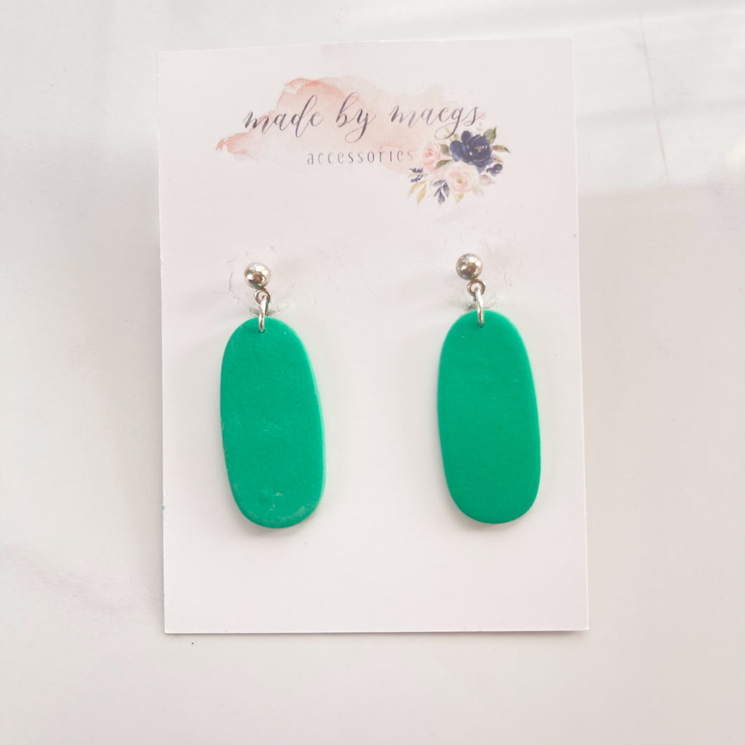 Clay - Kelly Green - Long Oval Dangles