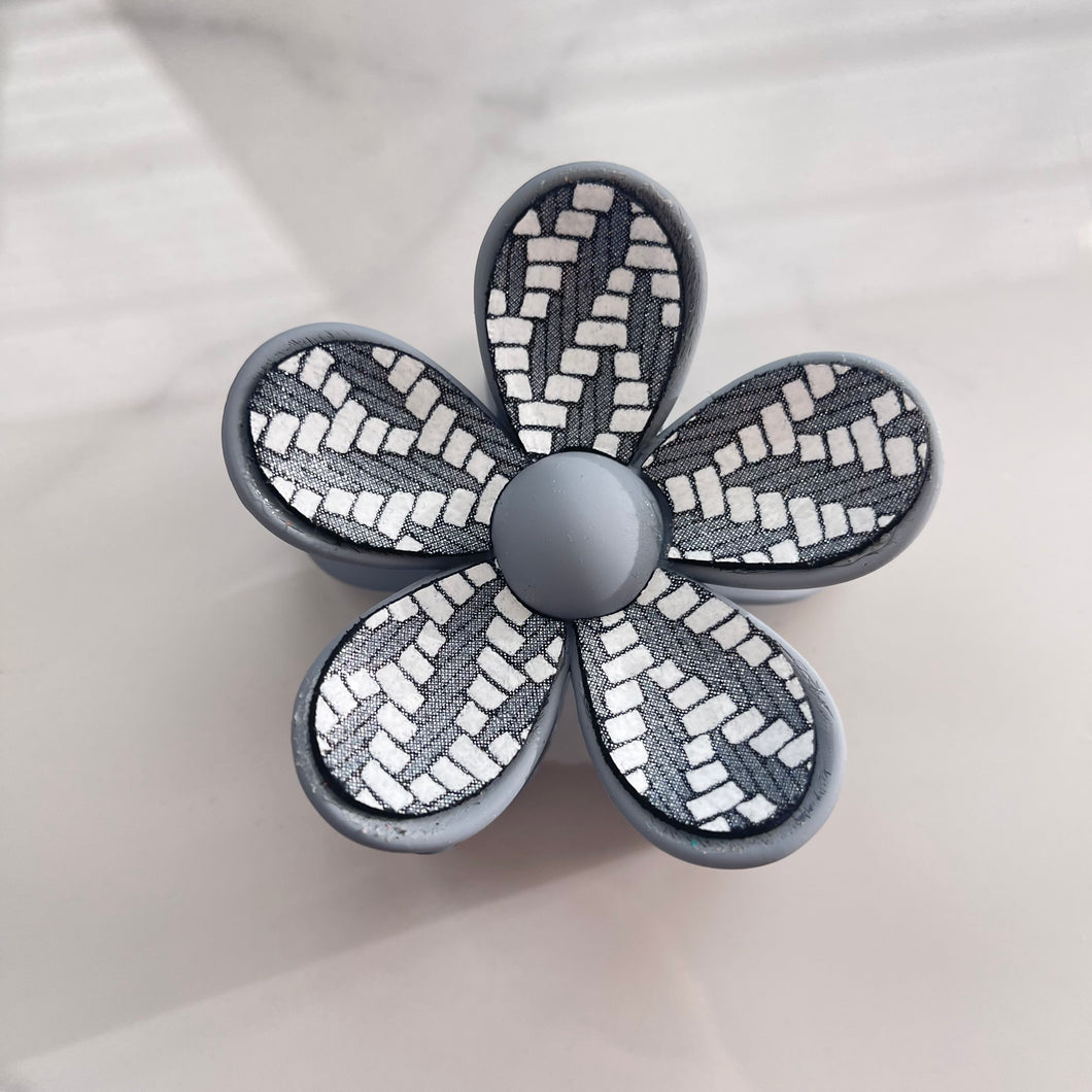 Claw Clip - Silver Chevron Flower
