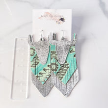 Load image into Gallery viewer, Leather - Mint &amp; Grey Bulls - Fringe Dangles
