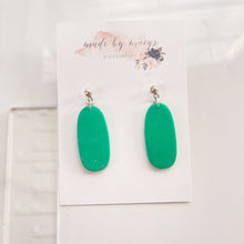 Load image into Gallery viewer, Clay - Kelly Green - Long Oval Dangles
