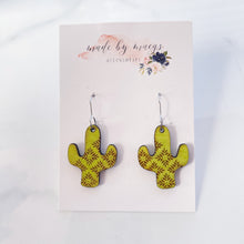 Load image into Gallery viewer, Wooden - Cactus Engraved - Dangles
