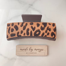 Load image into Gallery viewer, 4” Claw Clip - Various Color Clips with Leopard Wooden Cover
