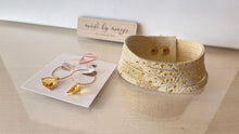 Load image into Gallery viewer, Cream &amp; Gold Earring + Bracelet Se
