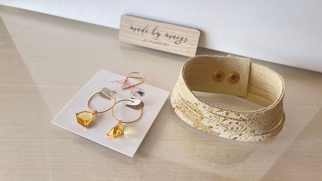 Cream & Gold Earring + Bracelet Se