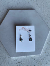 Load image into Gallery viewer, Western Metal - Mini Turquoise Flower
